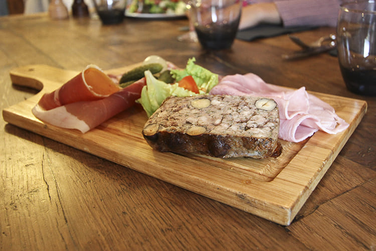 Auberge Les Mancelles dans le Puy-de-Dôme (63) - plats régionaux